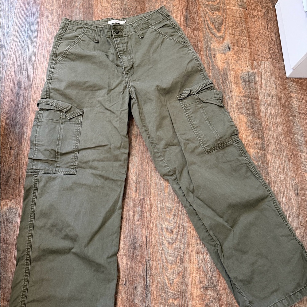 Olive Levi’s Green Women Cargo Pants
